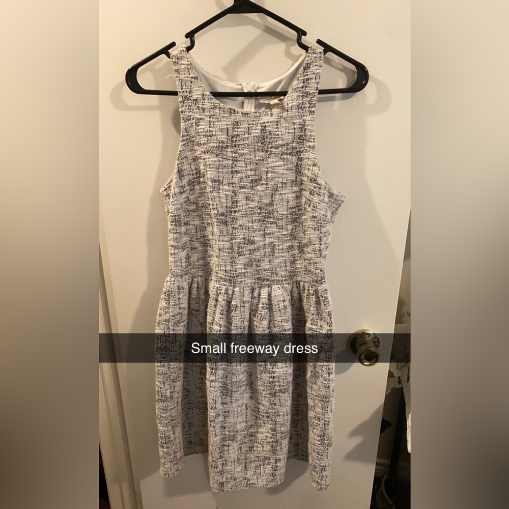 Freeway Silver/White dress